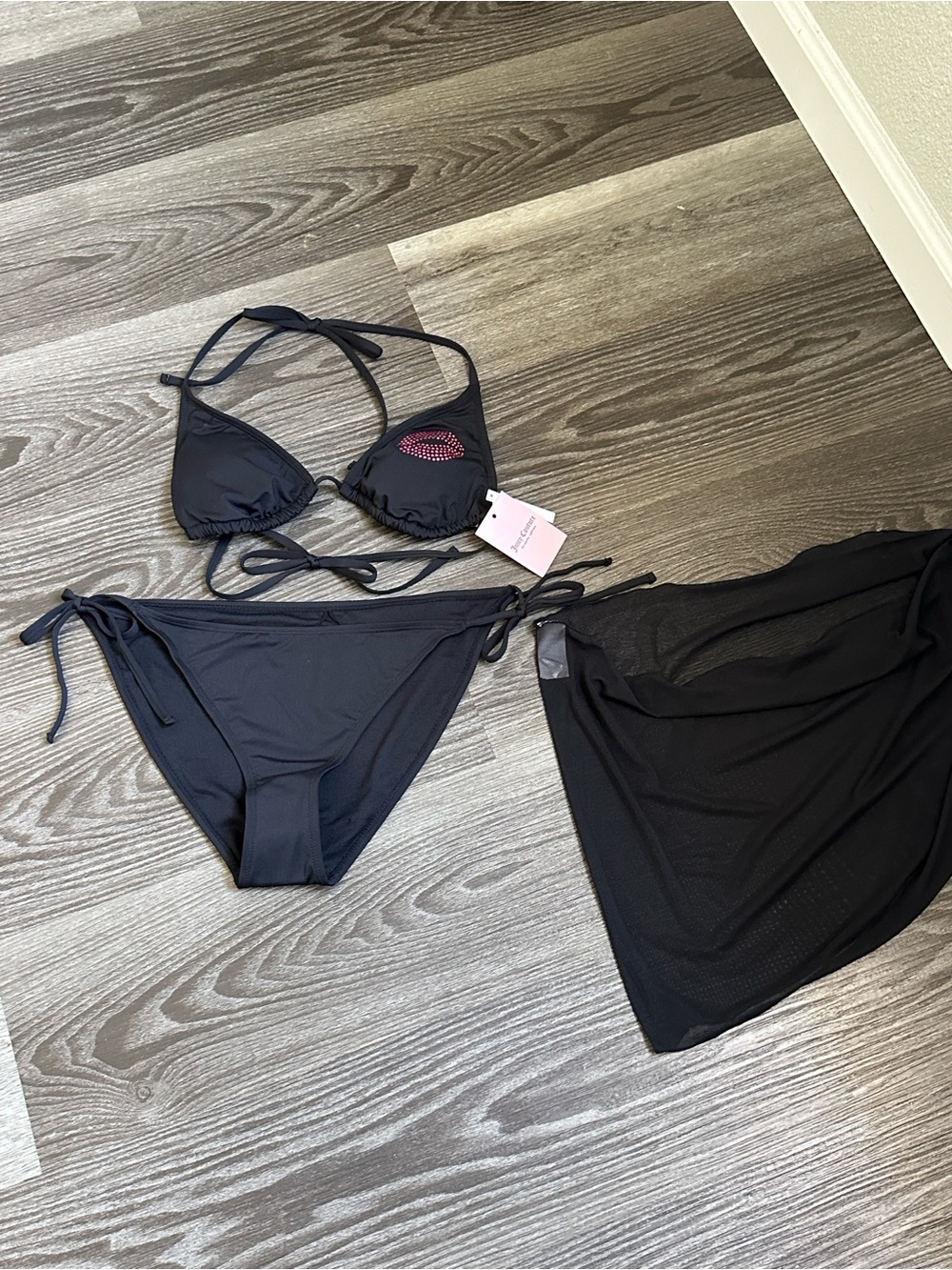 Juicy Couture Black Bikini & Sarong with Pink Lip Accent - Picture 6 of 9